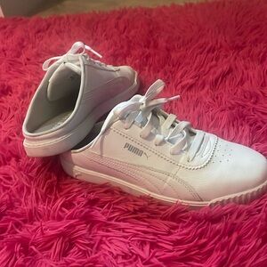 White puma slip ons